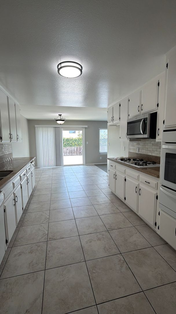 Building Photo - 13780 Nogales Dr