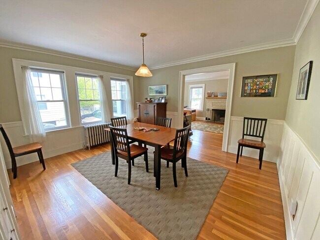 Foto del edificio - 331-333-333 Lowell Ave