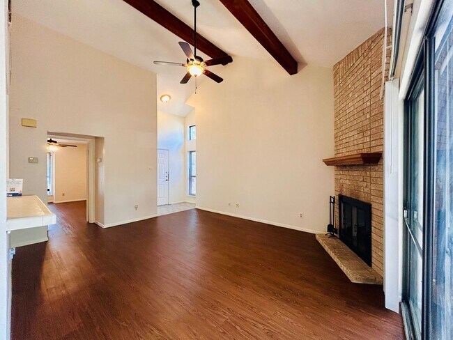 Foto del edificio - 3801 Manchaca Rd #1 78704 | 1 bed 1 bath $...