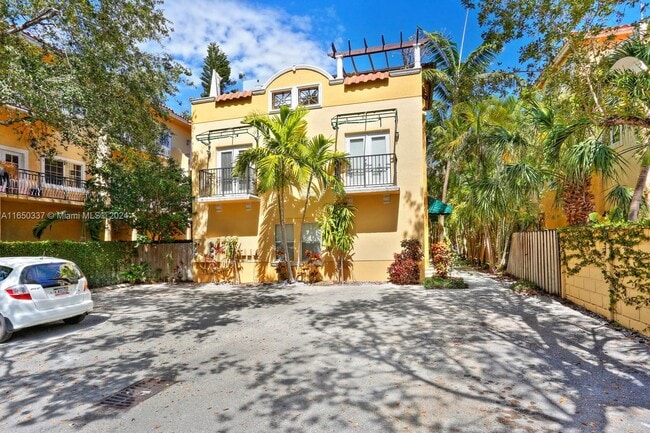 Building Photo - 2861 Coconut Ave