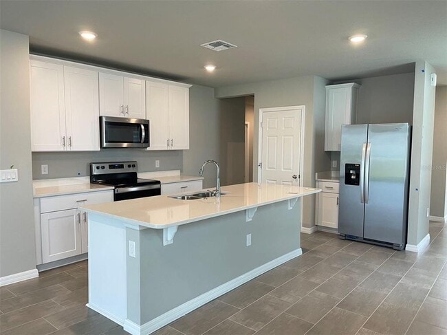 Building Photo - 990 RIVER CROSSING Dr