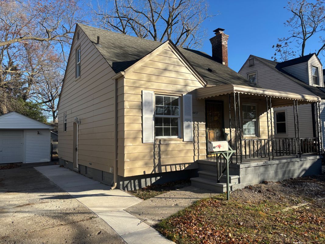 Primary Photo - 4457 1st St