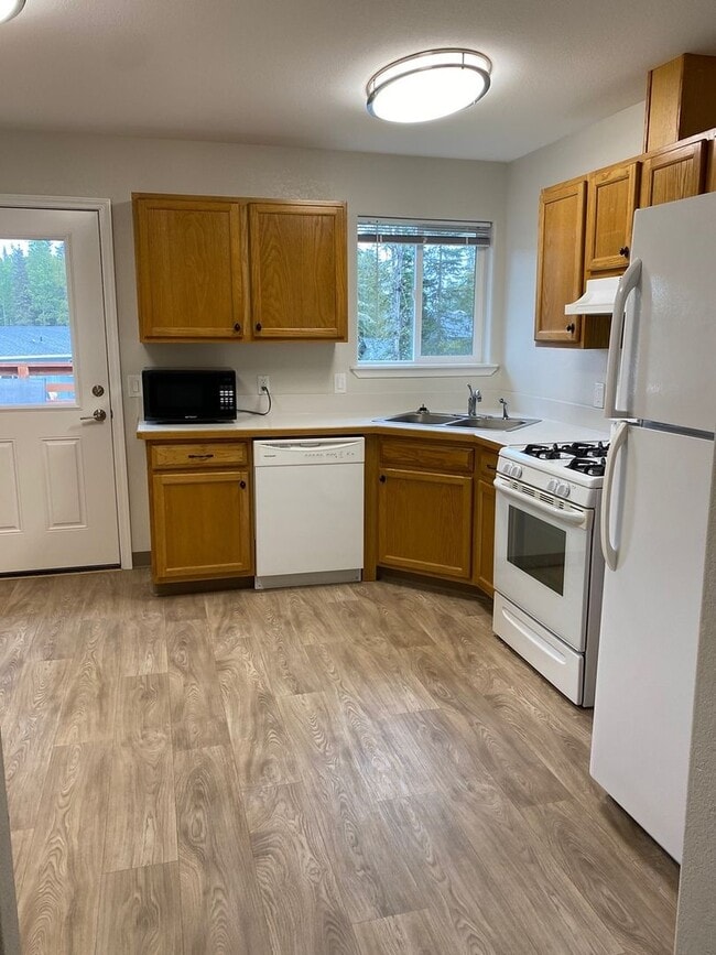 Building Photo - 1701 B Aliak Dr