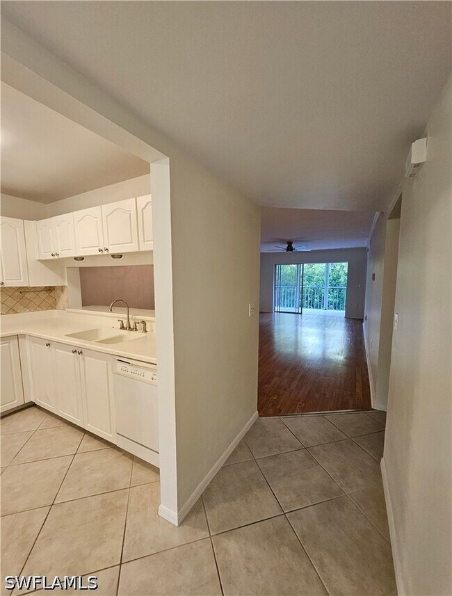 Foto del edificio - 3001 Sandpiper Bay Cir