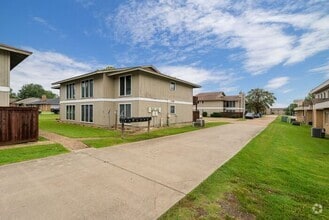 Building Photo - 2401 S 62nd St