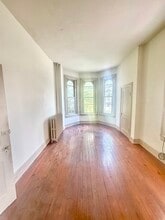 Building Photo - 942 Columbia Ave