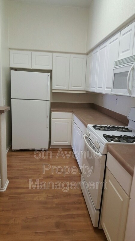 Foto del edificio - 12360 Carmel Country Rd