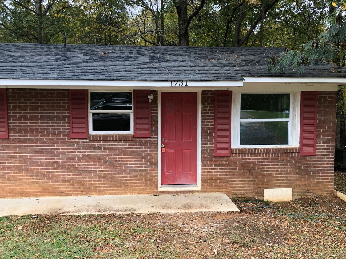 Foto principal - 1729-1731 Old Lynwood Circle