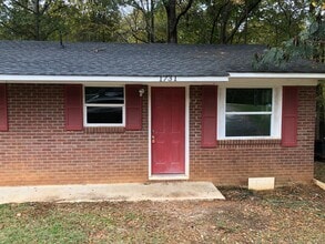 Building Photo - 1731 Old Lynwood Cir