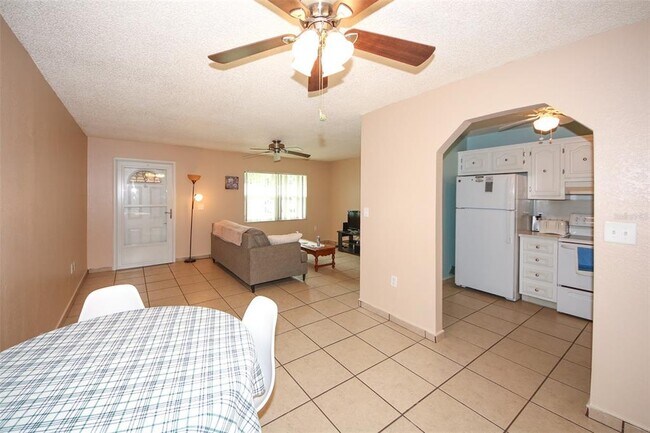 Foto del edificio - 11824 Bayonet Ln