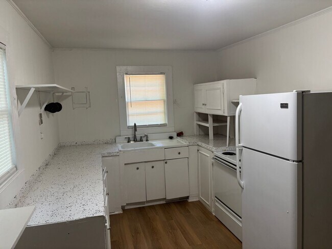 Foto del edificio - 3 Bedroom house newly renovated