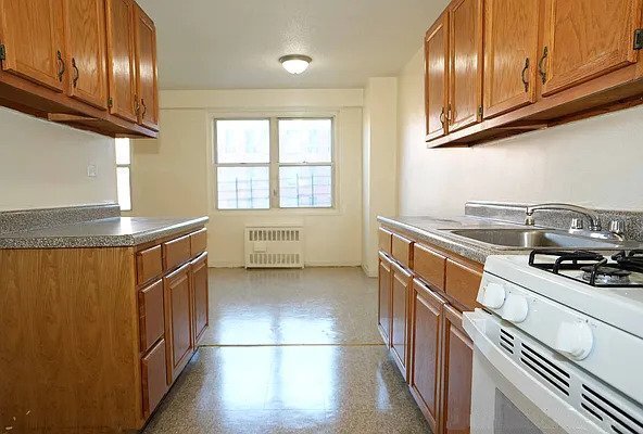 Building Photo - 400 Cozine Ave