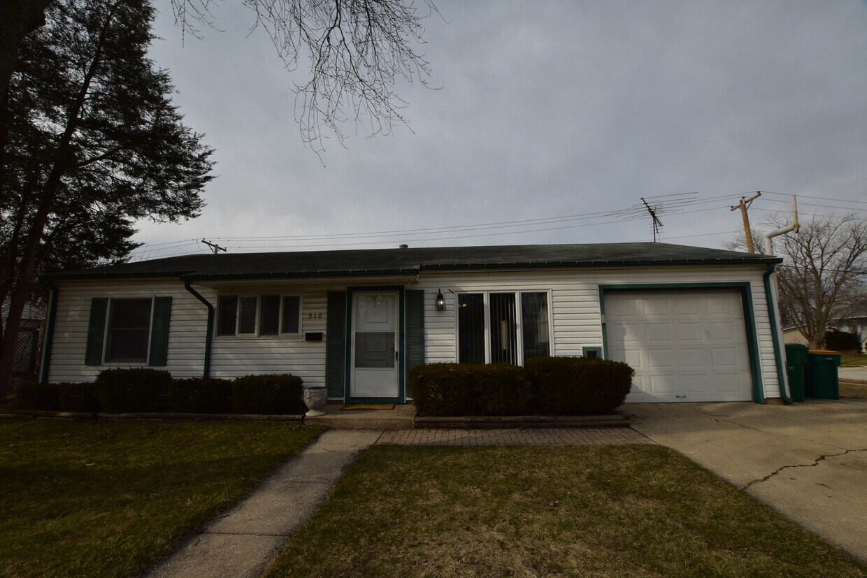 310 Montrose Dr, Romeoville, IL 60446 House Rental in Romeoville, IL