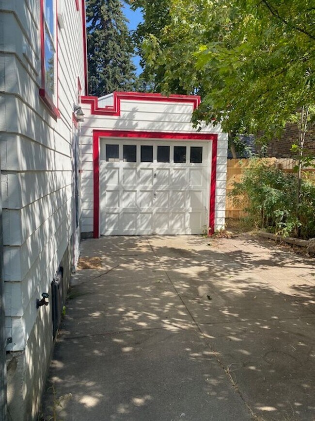 Foto del edificio - $2,695 / AVAILABLE NOW! 3BD Single Family Home