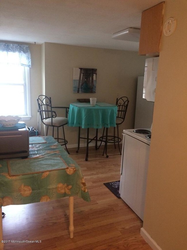 416 11th Ave Unit 2a, Belmar, NJ 07719 Room for Rent in Belmar, NJ