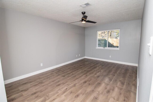 Building Photo - 10502 Linecamp Dr