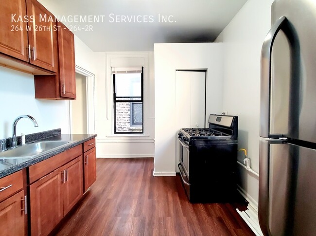 Building Photo - 264 W 26th St