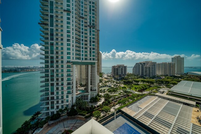 Foto del edificio - 901 Brickell Key Blvd