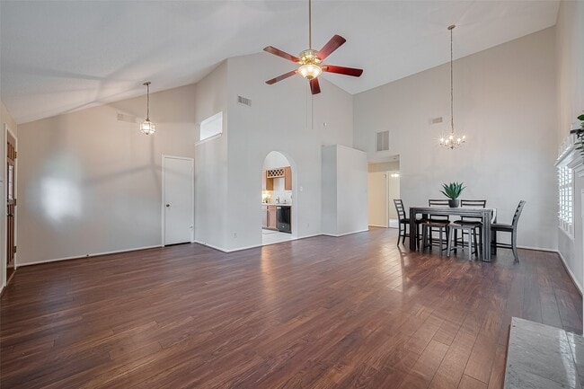Building Photo - 5814 N Magazine Cir