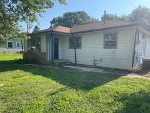 Building Photo - 100 County Rd 1110 E