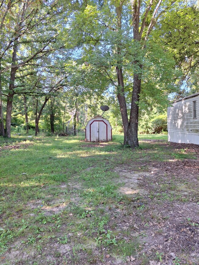 Foto del edificio - 8332 Parkview Ln