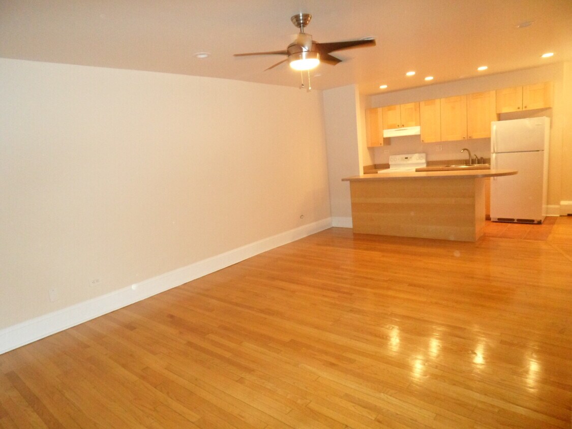 Primary Photo - 1509 W Farwell Ave