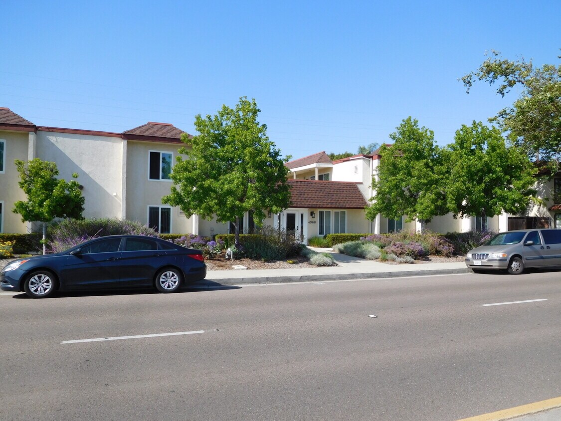 Primary Photo - 4960 Clairemont Mesa Blvd