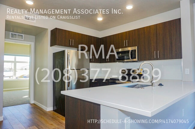 Foto del edificio - 3488 N Prospect Ln