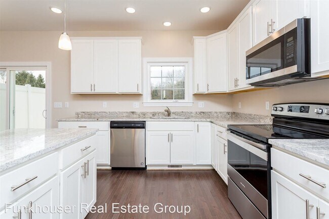 Building Photo - 3 br, 2.5 bath House - 1236 Bluemoon Dr