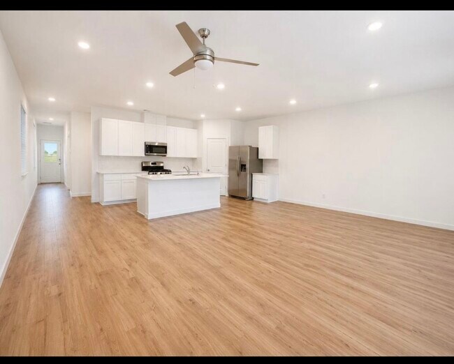 Foto del edificio - 3574 Lovebird Ln