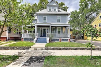 Building Photo - 195 Ontario St
