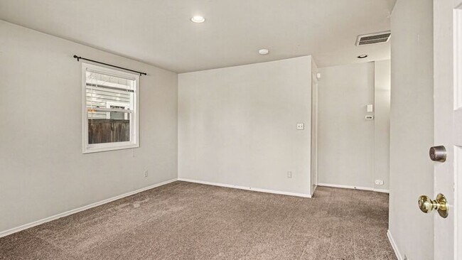 Foto del edificio - 316 32nd Ave E