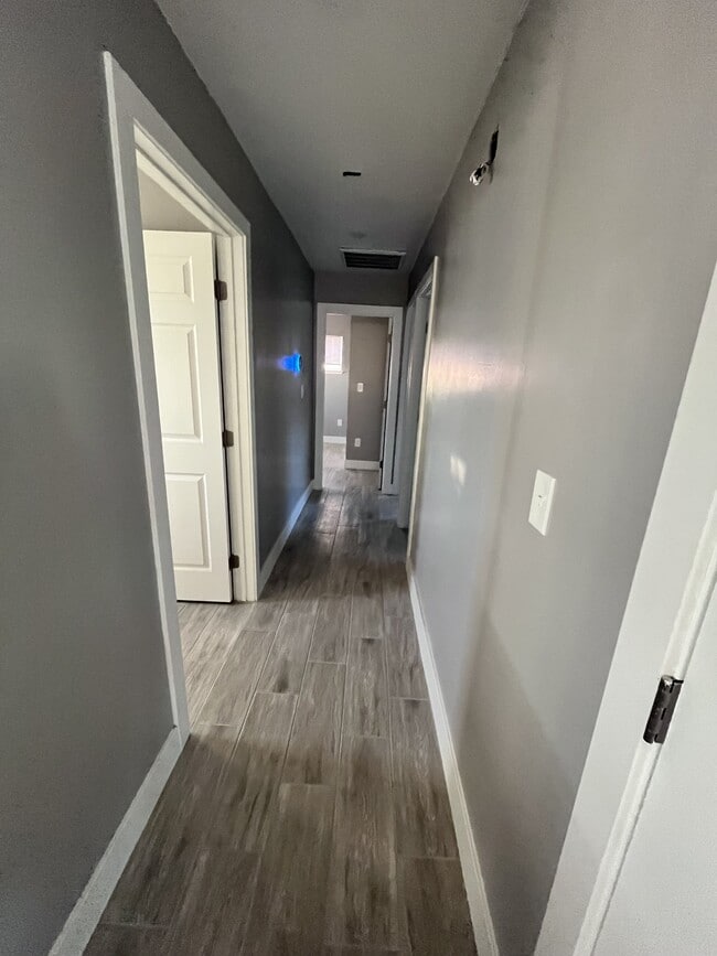 Foto del edificio - 1017 Wyatt Dr