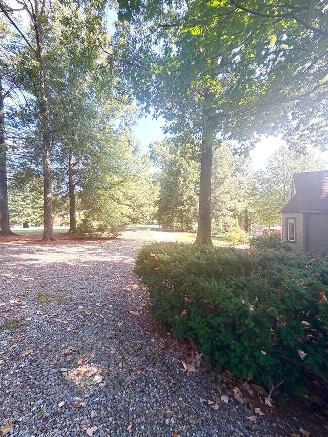 Foto del edificio - 832 Sand Hill Rd