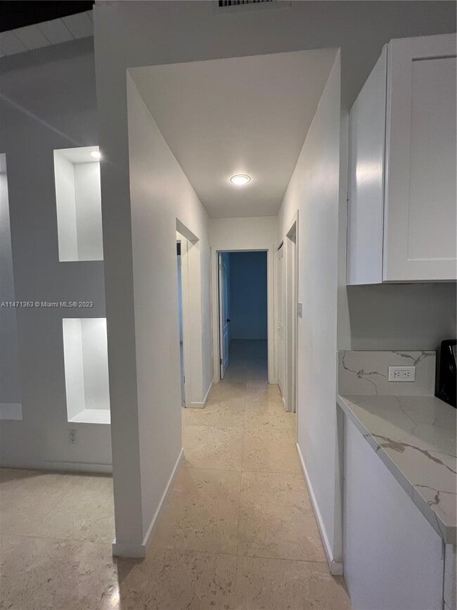Building Photo - 8500 SW 46th St