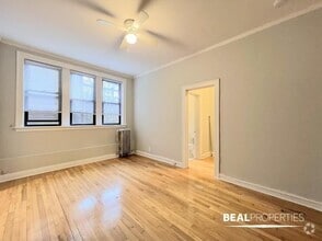 Building Photo - 4641 N Paulina St
