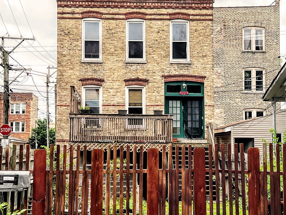 3223 W Le Moyne St Unit 1GROUND, Chicago, IL 60651 Condo for Rent in
