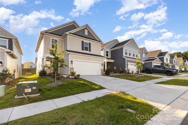 Foto del edificio - 14040 Lake Home Ln