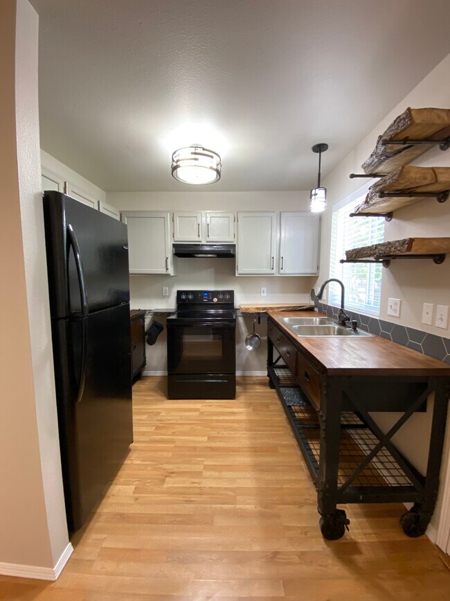 Foto del edificio - 2712 N 10th Pl