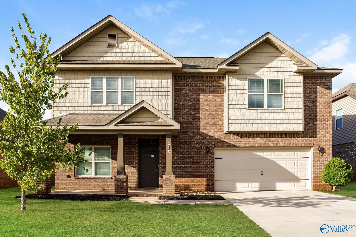 Foto principal - 213 Iron Cir