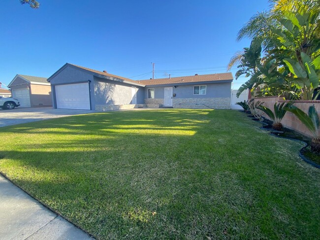 Building Photo - Beautiful Buena Park 4 Bedroom w/ AC For R...