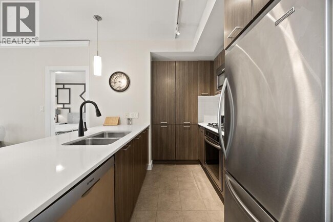 Photo du bâtiment - 301 Capilano Rd