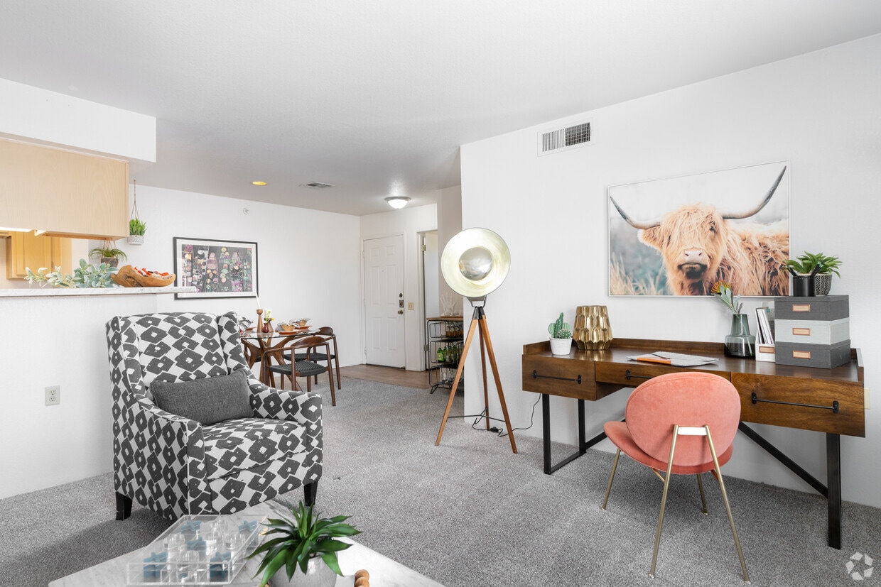 Foto principal - Shadow Ridge Apts.