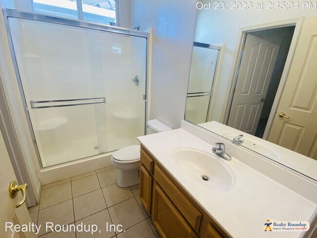 Building Photo - 3 br, 3 bath House - 10150 O'meara Dr