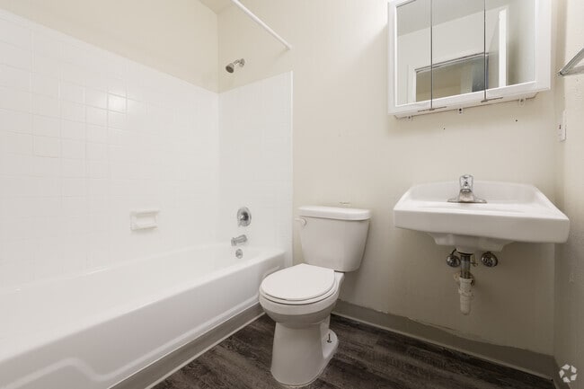 2BR, 1BA - 667SF - The Foundry at Pueblo