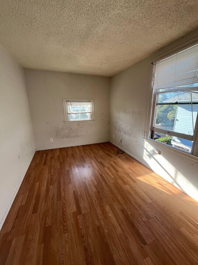Foto del edificio - 327 E Acacia St
