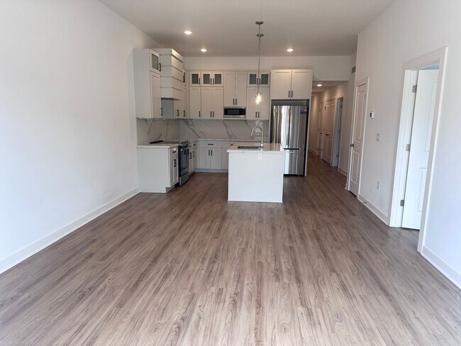 Building Photo - 4 Bed | 3 Bath | 1 Car Garage Duplex in Kansas City