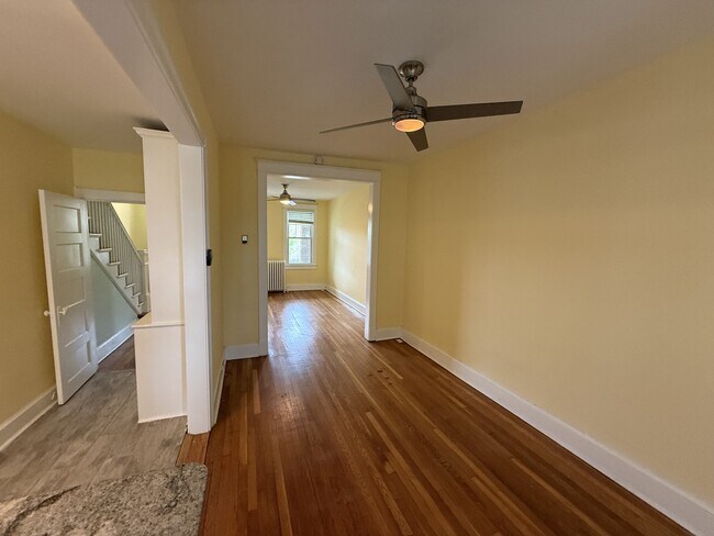 Foto del edificio - 1128 Neal St NE