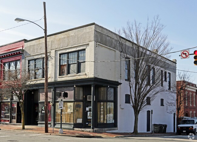 Building Photo - 19-21 W Main St
