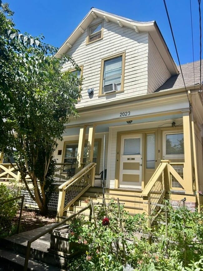 Building Photo - 2023 NW Kearney St